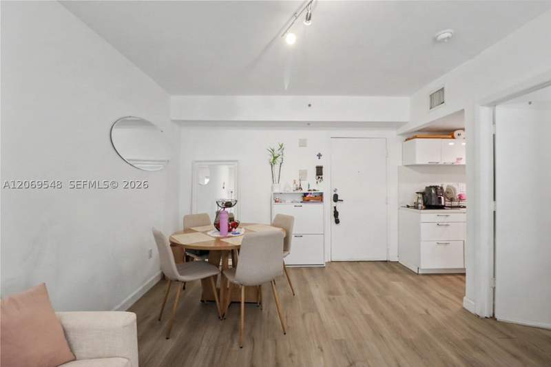 1 bedroom Condominium at 1550 Drexel Ave 103, Ohio Apartment Bldg Condo, Miami Beach — photo 5