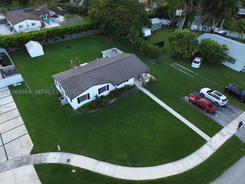 3 bedroom SingleFamilyResidence at 18608 SW 93rd Pl, Bel Aire Sec 13, Cutler Bay — photo 2