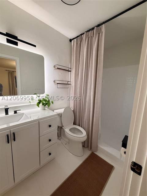 18608 SW 93rd Pl, Cutler Bay FL - photo 8 of 38