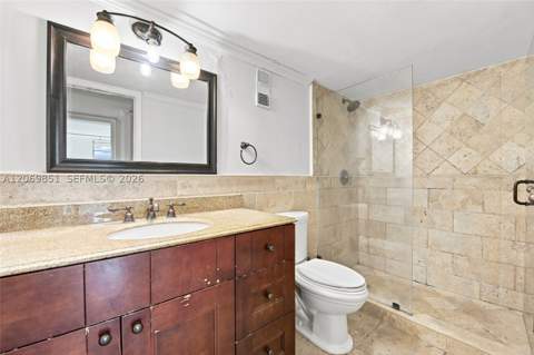 661 NE 195th St 104, Miami FL - photo 14 of 43