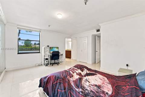 661 NE 195th St 104, Miami FL - photo 22 of 43