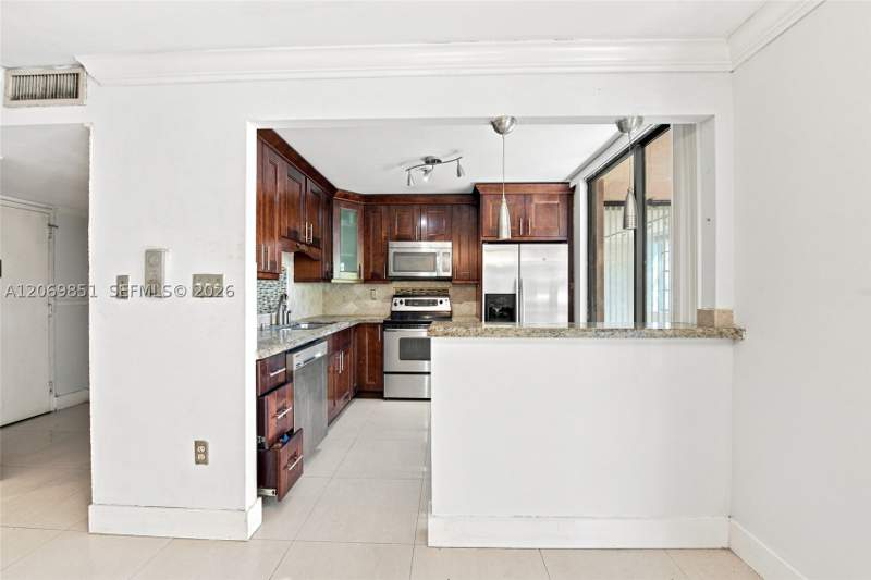 2 bedroom Condominium at 661 NE 195th St 104, Coco Wood Condo, Miami — photo 5