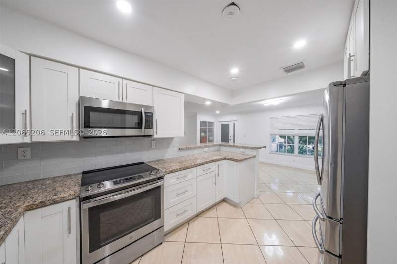 4 bedroom SingleFamilyResidence at 27925 SW 163rd Ave, Universal Estates South A, Homestead — photo 2