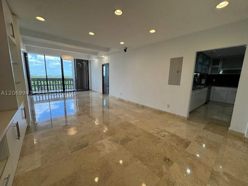 2 bedroom Condominium at 90 Edgewater Dr Ph15, Gables Waterway Towers Co, Coral Gables — photo 5