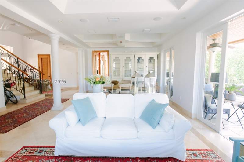 5 bedroom SingleFamilyResidence at 335 W Enid Dr, Biscayne Key Estates, Key Biscayne — photo 4