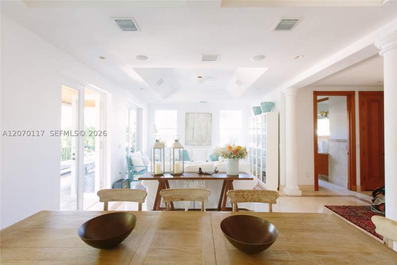 5 bedroom SingleFamilyResidence at 335 W Enid Dr, Biscayne Key Estates, Key Biscayne — photo 5