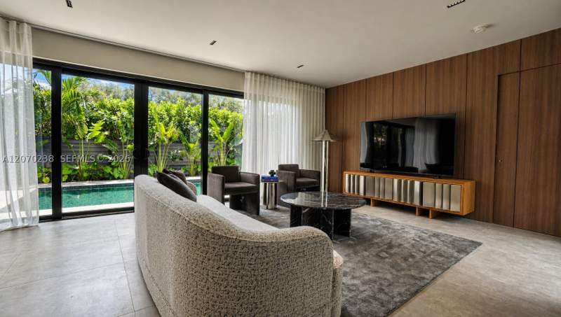 4 bedroom SingleFamilyResidence at 2110 NE 191st Dr, Sky Lake, North Miami Beach — photo 5