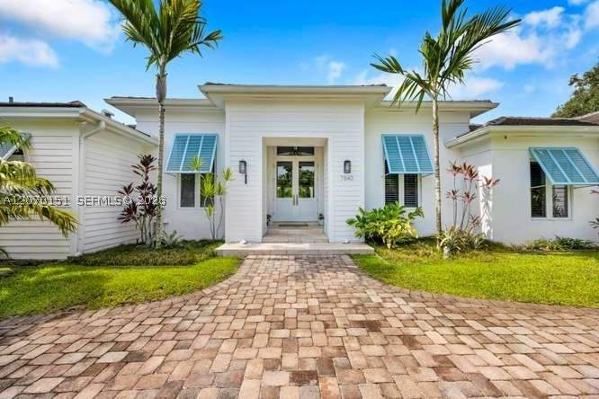 5 bedroom SingleFamilyResidence at 7840 SW 133rd Ter, Village Grove, Pinecrest — photo 2