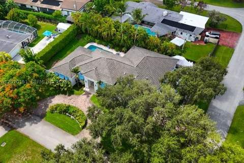 7840 SW 133rd Ter, Pinecrest FL - photo 6 of 56