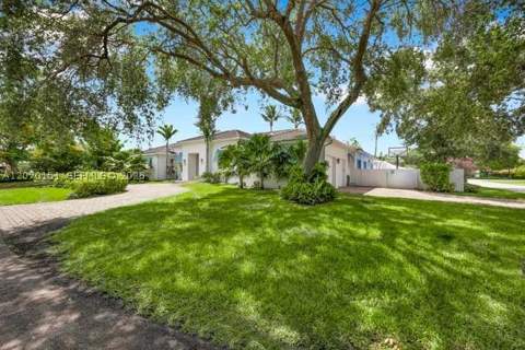 7840 SW 133rd Ter, Pinecrest FL - photo 9 of 56