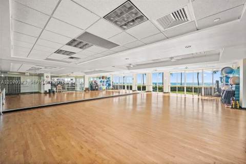 16500 Collins Ave 1751, Sunny Isles Beach FL - photo 20 of 30
