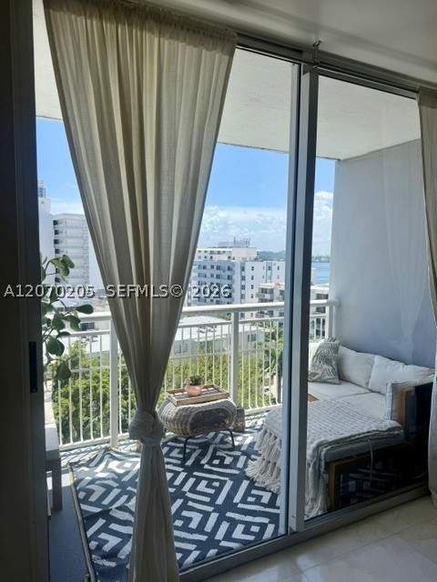 1 bedroom Condominium at 1688 West Ave 906, West Bay Plaza Condo, Miami Beach — photo 4
