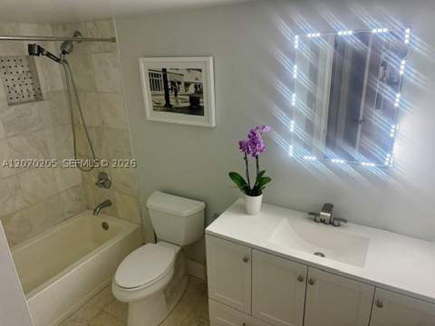 1688 West Ave 906, Miami Beach FL - photo 8 of 9