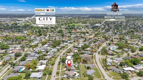 19931 Gulfstream Rd, Cutler Bay FL - photo 11 of 15