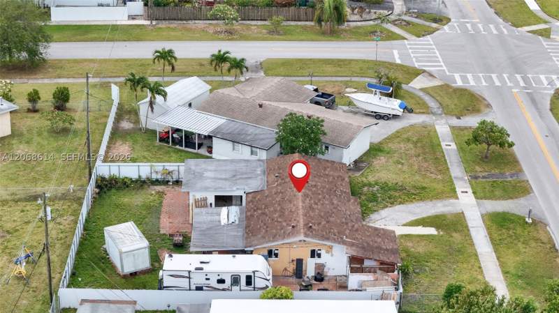 3 bedroom SingleFamilyResidence at 19931 Gulfstream Rd, Pine Tree Manor Sec 3, Cutler Bay — photo 4