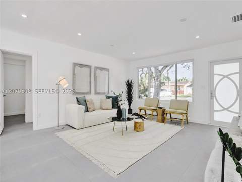 2380 NE 184th Ter, North Miami Beach FL - photo 10 of 70
