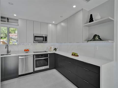 2380 NE 184th Ter, North Miami Beach FL - photo 19 of 70