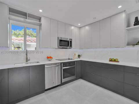 2380 NE 184th Ter, North Miami Beach FL - photo 20 of 70
