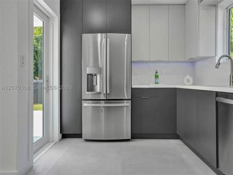 2380 NE 184th Ter, North Miami Beach FL - photo 23 of 70