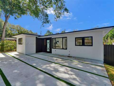 2380 NE 184th Ter, North Miami Beach FL - photo 6 of 70