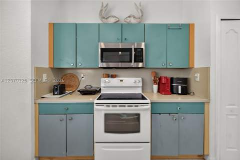 15809 SW 65th Ter, Miami FL - photo 16 of 56