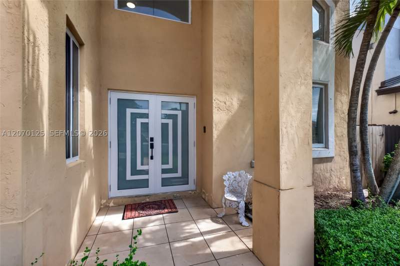 5 bedroom SingleFamilyResidence at 15809 SW 65th Ter, Sunset Lakes Estates, Miami — photo 2