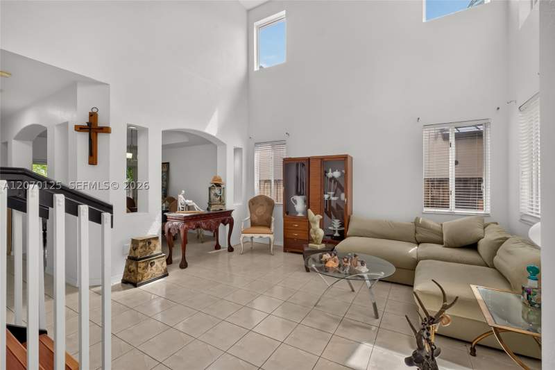 5 bedroom SingleFamilyResidence at 15809 SW 65th Ter, Sunset Lakes Estates, Miami — photo 3
