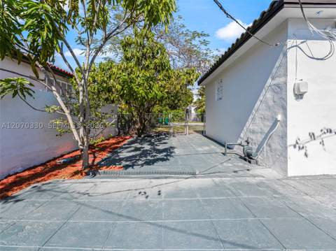 2500 SW 23rd Ter, Miami FL - photo 24 of 38