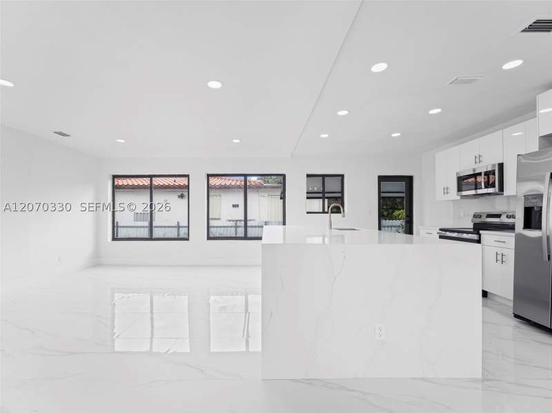 3 bedroom SingleFamilyResidence at 2500 SW 23rd Ter, Gilbert Sub, Miami — photo 3