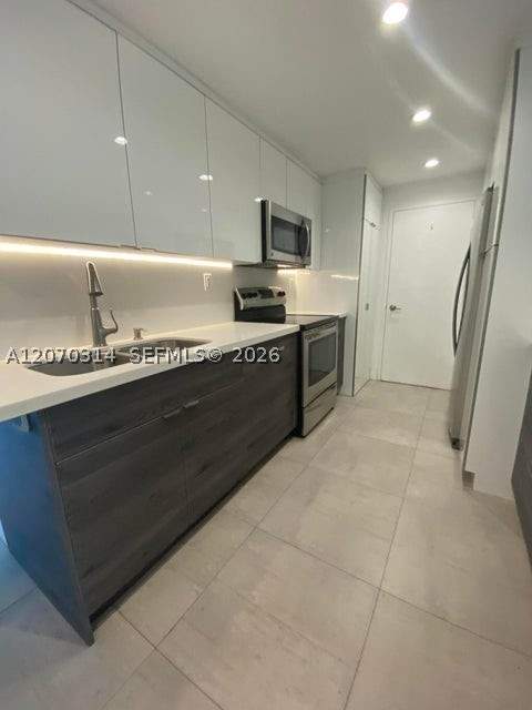 5401 Collins Ave 620, Miami Beach FL - photo 10 of 34