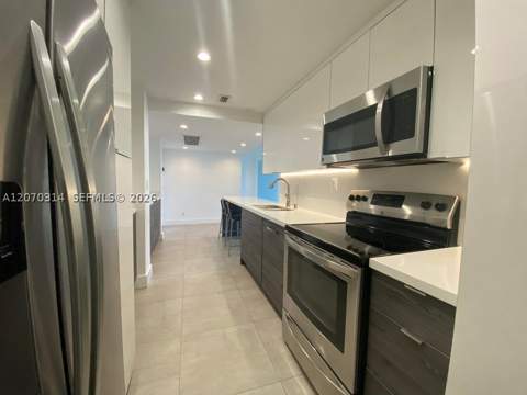5401 Collins Ave 620, Miami Beach FL - photo 12 of 34