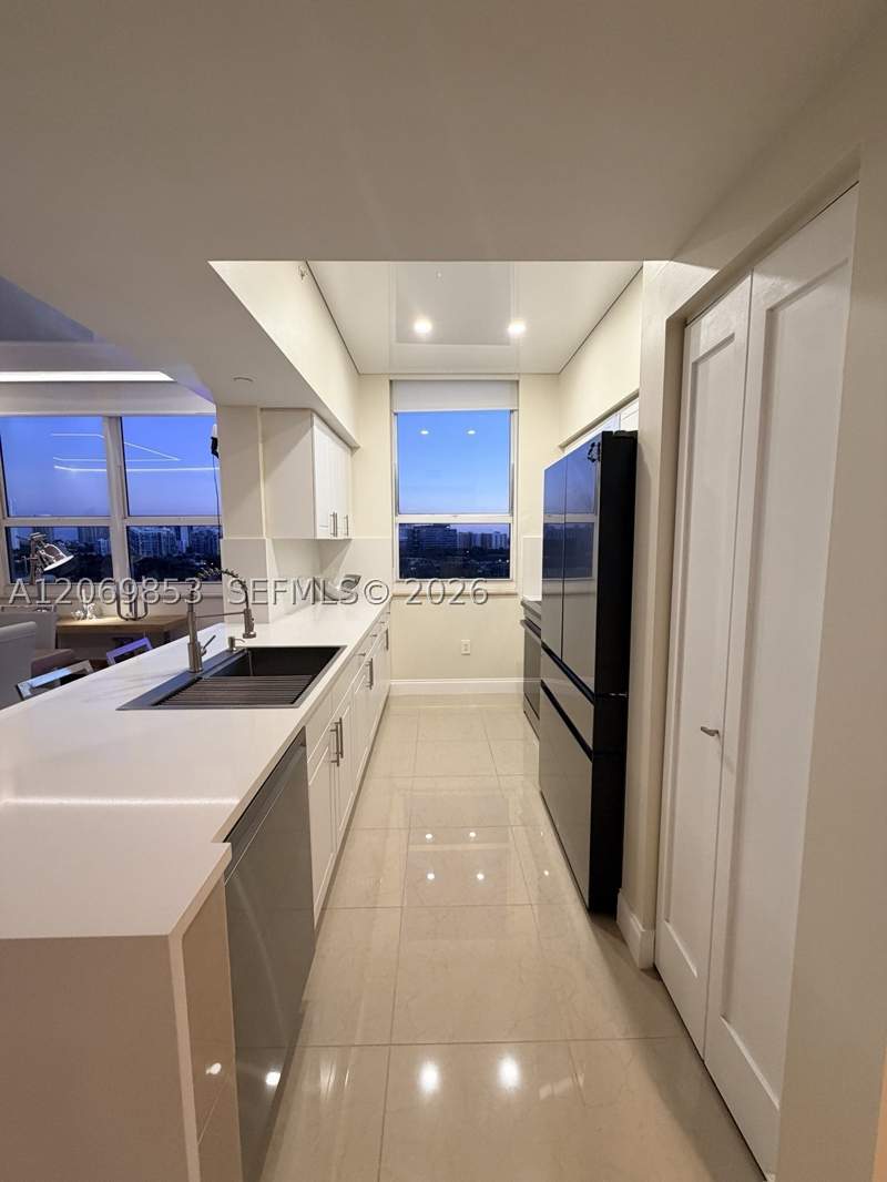 2 bedroom Condominium at 19501 W Country Club Dr 1004, Turnberry On The Green Co, Aventura — photo 5