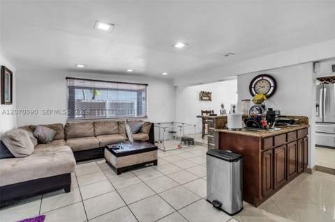 820 E 10th Ave, Hialeah FL - photo 11 of 29