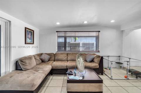 820 E 10th Ave, Hialeah FL - photo 12 of 29