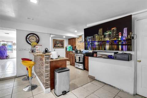 820 E 10th Ave, Hialeah FL - photo 13 of 29