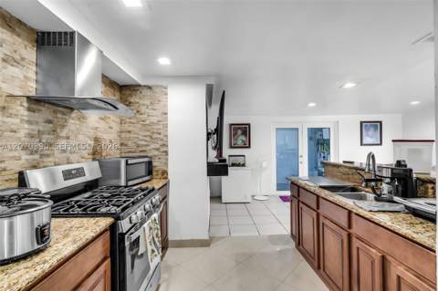 820 E 10th Ave, Hialeah FL - photo 14 of 29