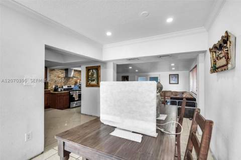 820 E 10th Ave, Hialeah FL - photo 7 of 29