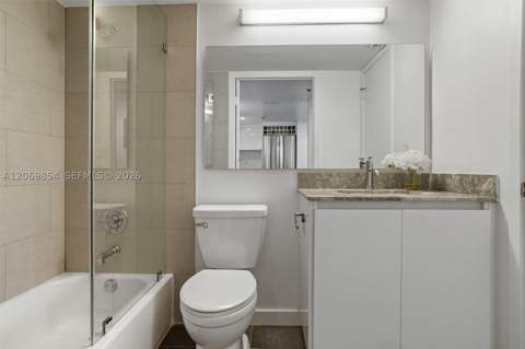 540 Brickell Key Dr 1519, Miami FL - photo 21 of 46