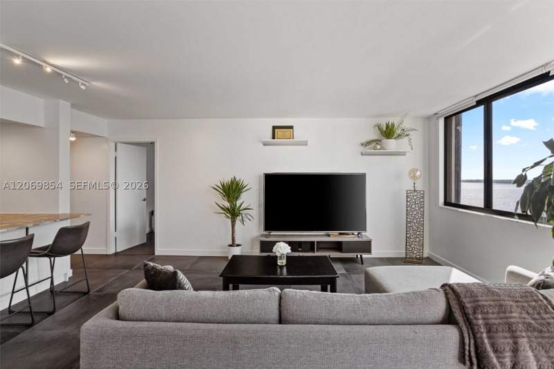 2 bedroom Condominium at 540 Brickell Key Dr 1519, Brickell Key II Condo, Miami — photo 3