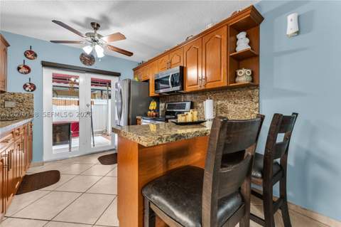 2765 W 61st Pl 103, Hialeah FL - photo 11 of 52