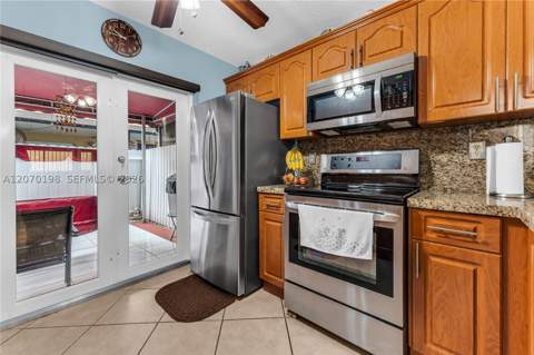 2765 W 61st Pl 103, Hialeah FL - photo 13 of 52