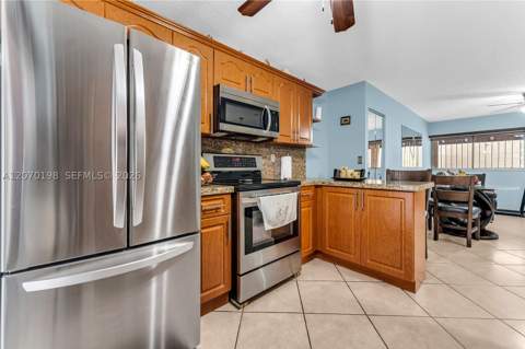 2765 W 61st Pl 103, Hialeah FL - photo 15 of 52