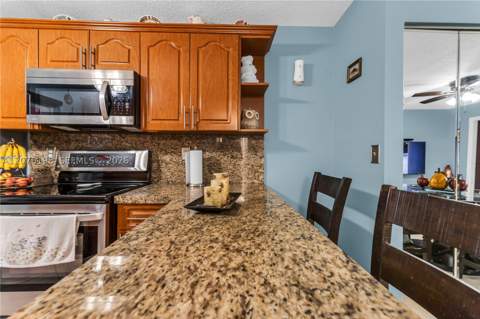 2765 W 61st Pl 103, Hialeah FL - photo 18 of 52
