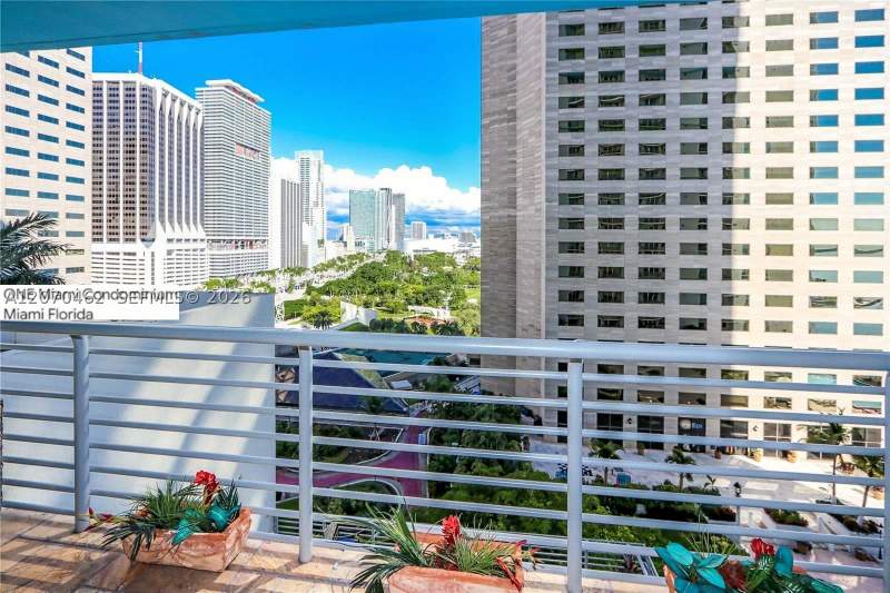 2 bedroom Condominium at 335 S Biscayne Blvd 1500, One Miami East Condo, Miami — photo 3