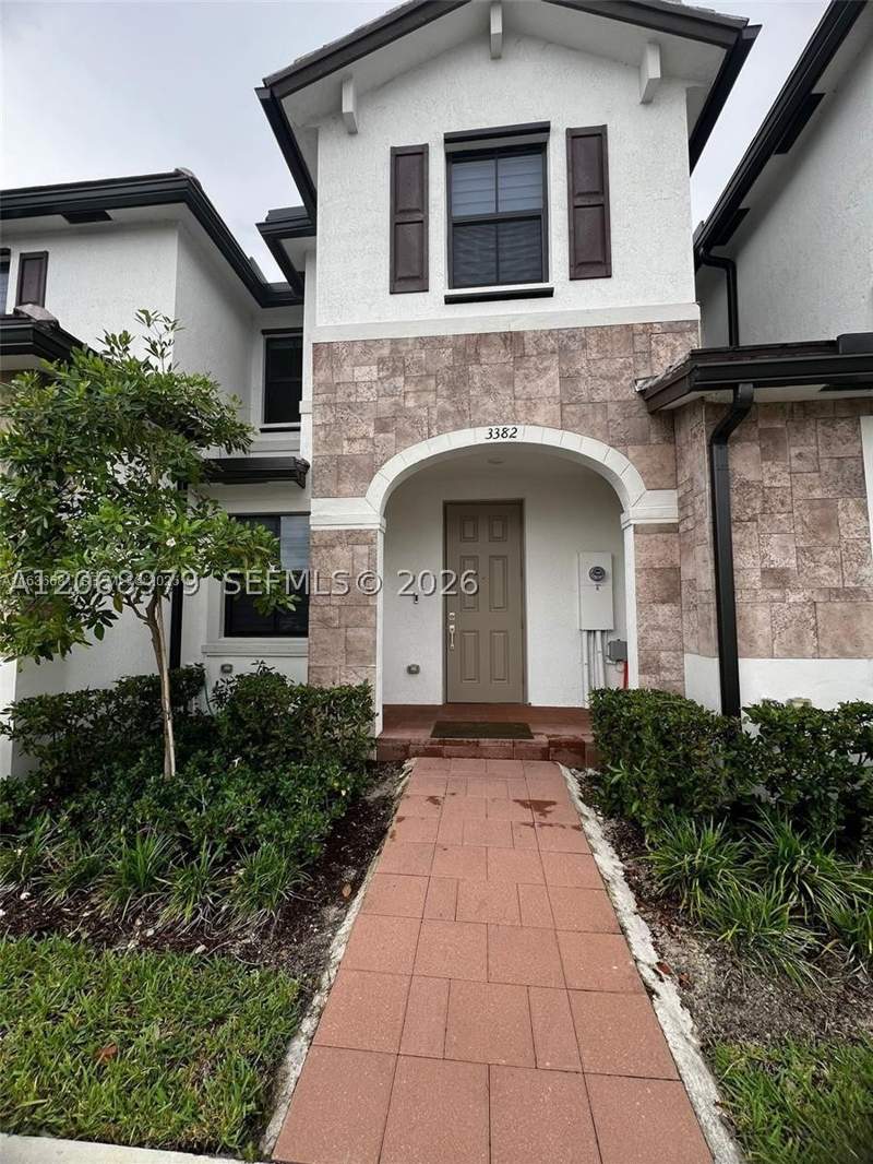 3 bedroom Townhouse at 3382 W 114th Ter, Aquabella North, Hialeah — photo 3
