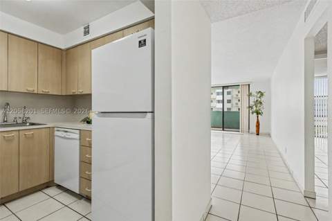 1825 W 44th Pl 509, Hialeah FL - photo 18 of 43