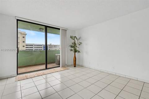 1825 W 44th Pl 509, Hialeah FL - photo 22 of 43