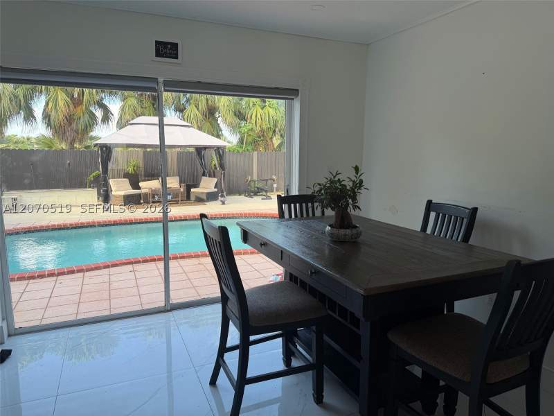 4 bedroom SingleFamilyResidence at 11818 SW 273rd Ln, Cutler Landings 1st Addn, Homestead — photo 2