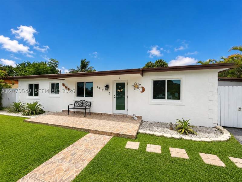 5 bedroom SingleFamilyResidence at 3312 NW 182nd St, Bankers Sub #1, Miami Gardens — photo 2