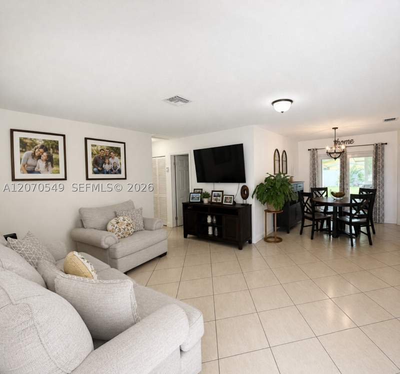 5 bedroom SingleFamilyResidence at 3312 NW 182nd St, Bankers Sub #1, Miami Gardens — photo 4